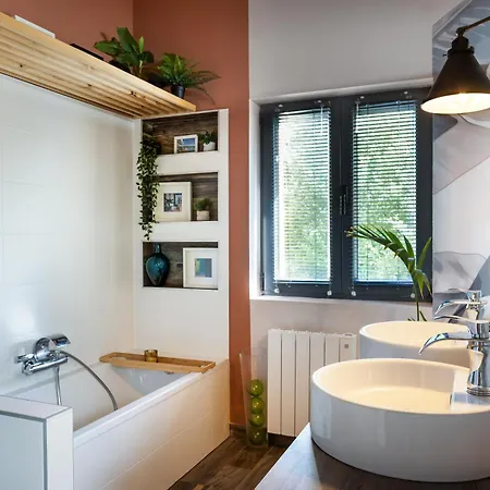 La Paradisiaque - Near Geneva, Pool, Calm & Mountain Apartment *